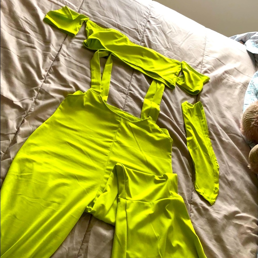 Women’s 2 piece outfit